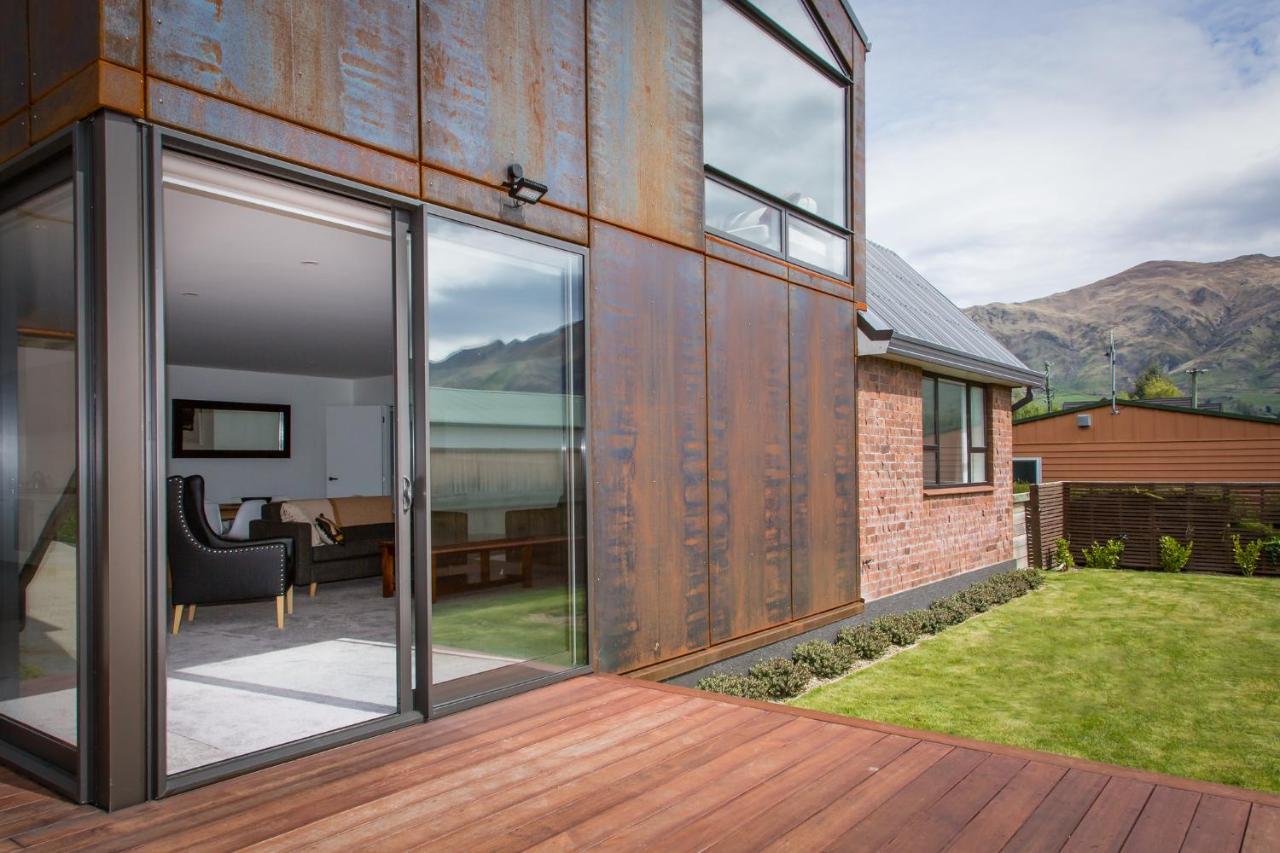 Rusted Charm Villa Wanaka Exterior foto